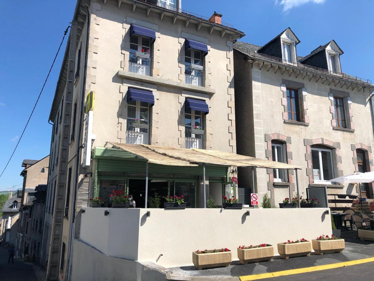 Logis Hotel Le Relais Des Remparts Allanche Exteriér fotografie